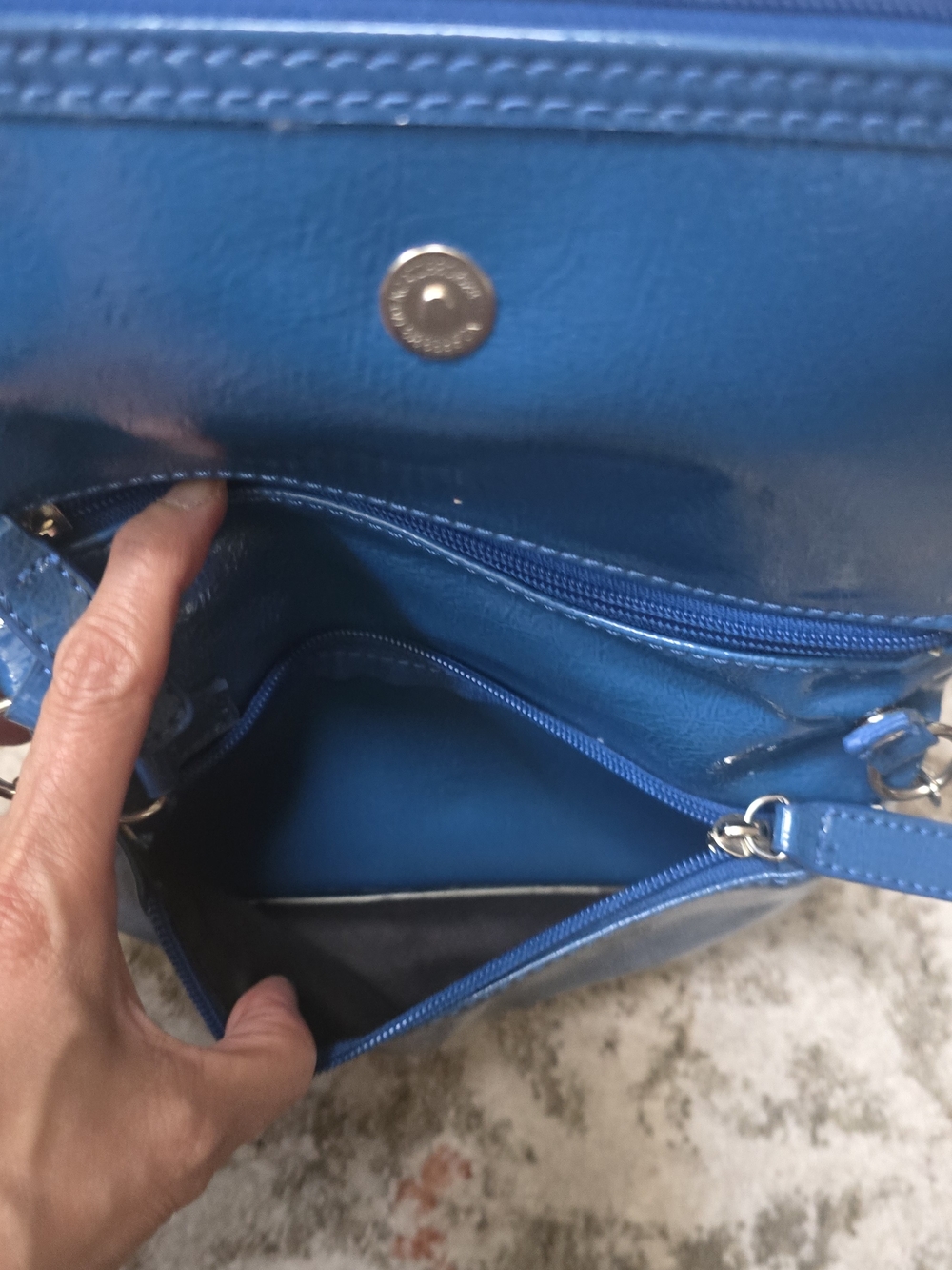 Kenneth Cole Reactio Teal Blue Patent Crossbody Multiple Pockets Bag - Picture 7 of 17